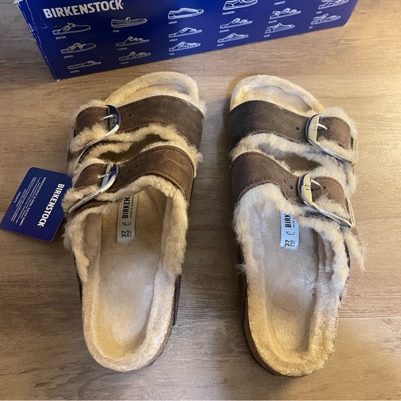 Birkenstock Arizona Big Buckle Shearling Sandals with Habana Oiled Leather - Picture 4 of 9